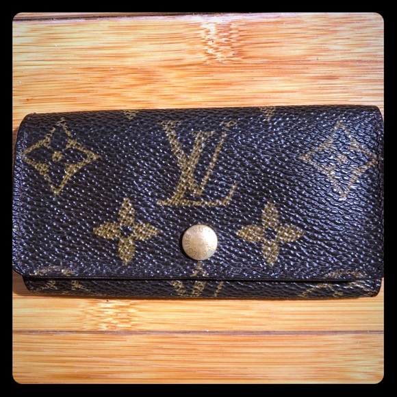 Louis Vuitton Accessories - 💕SOLD💕Louis Vuitton 4 Key Holder